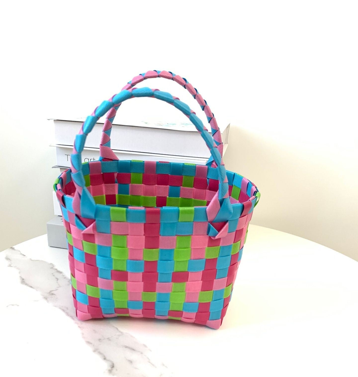 Colorful woven handheld basket handheld bag